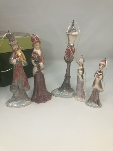 Caroling family tall skinny - tall,