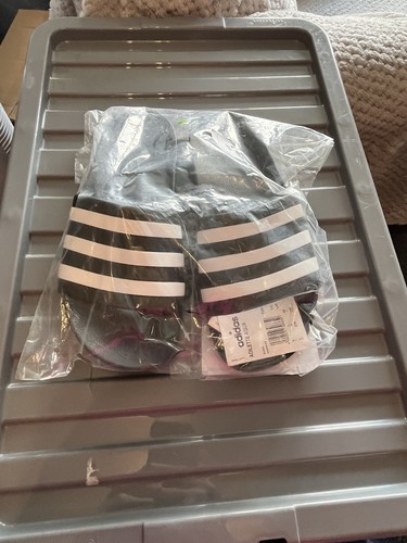 Men size black - 9, white