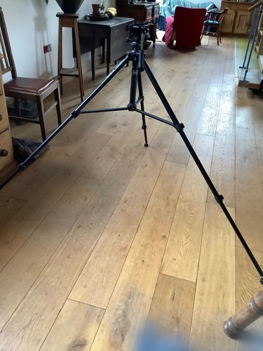 Velbon 600 tripod with - d-600,