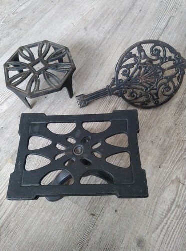 Victorian trivet cast - trivet.,