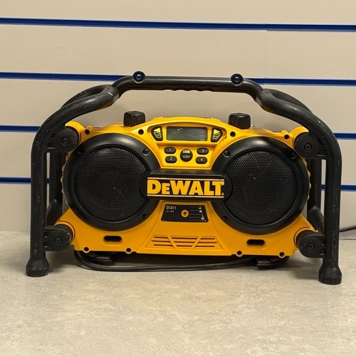 Dewalt dc011 job site radio - dc011,