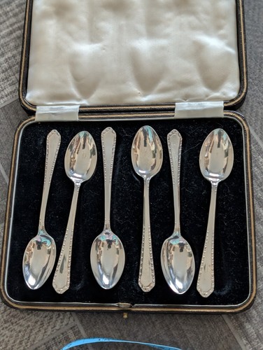Six sterling silver tea spoons - sterling,