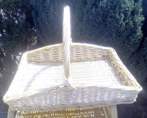 Large open wicker - , gathering