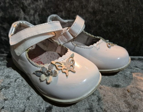 Girls white shoes - shoes, flowers