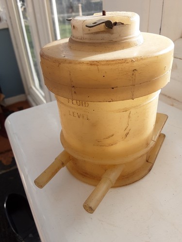 Jaguar brake fluid reservior - jaguar,