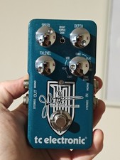 TC Electronic Dreamscape Chorus Flanger Vibrato Guitar Effects Pedal Petrucci