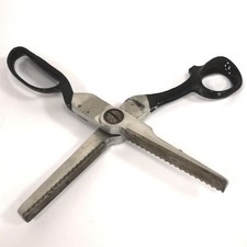 Vintage Wilkinsons Senior Pinking Shears Scissors 28cm RMF30-GB