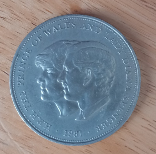 1981 coin crown wedding - 1981,