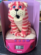 WORKING Zeon Bagpuss Alarm Clock Digital Pink White Plush Cat Clock 2001 