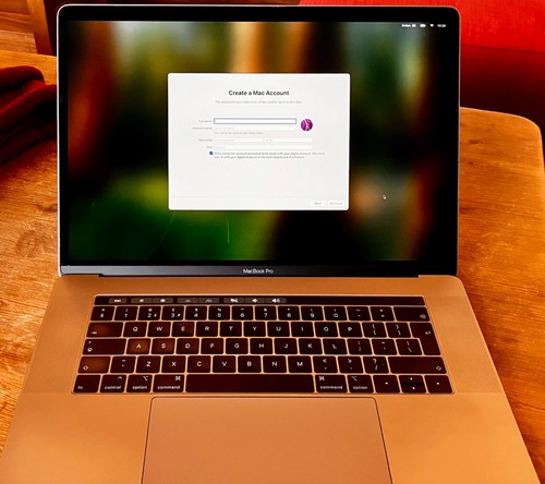 Macbook pro touch bar space - macbook,