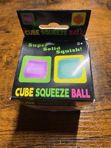 Super squeeze ball solid - squeeze,
