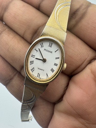 Pulsar gold tone ladies - tone,