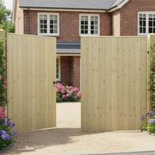 Custom T&G Wooden Driveway
