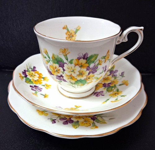 Royal albert bone china - royal,