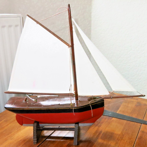 Vintage pond yacht small - pond, -small