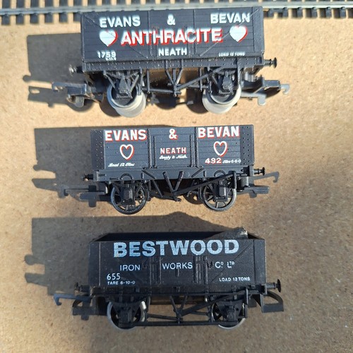 Hornby plank black wagons - plank,