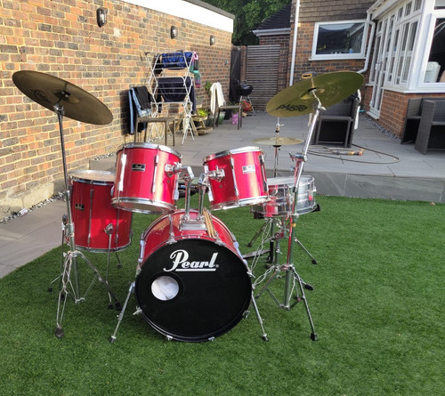 Pearl red acoustic drum - red, kit