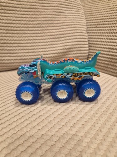 Hotwheels monster truck mega - hotwheels, truck,