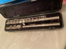Yamaha YFL-212 Flute in mint