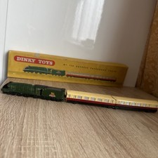 Rare 1950 Dinky 798 Green Express train & Two Carriages c/w Original Box. VGC
