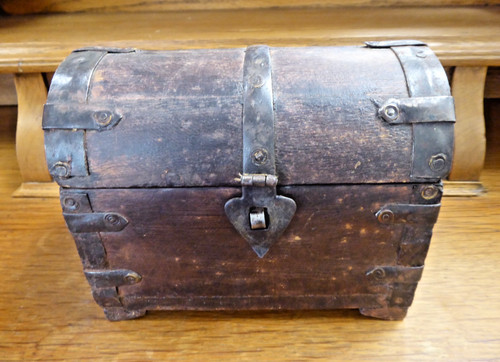 Vintage wooden half round - round, top
