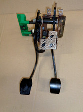 FORD FOCUS MK1 ST 170 2.0 ~ CLUTCH MASTER CYLINDER & BRAKE PEDAL BOX / PEDALS