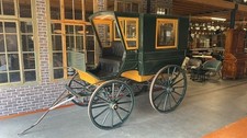 VINTAGE EDWARDIAN HORSE DRAWN CARRIAGE
