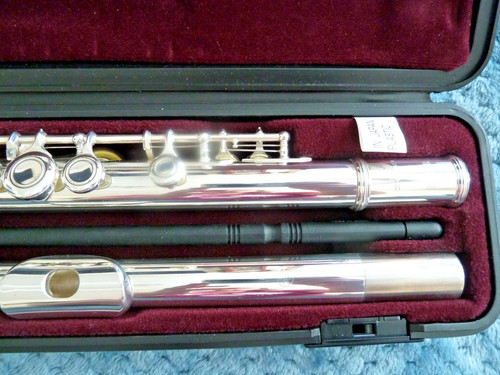 Stunning yamaha 211 flute with - 211,