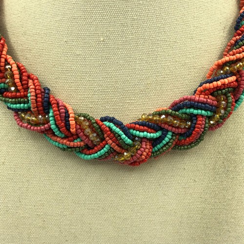 Coral tone bead - coral, collar