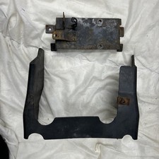 SUZUKI GSXR 1100 750 BATTERY SURROUND AND BASE PLATE GSX-R