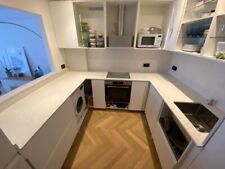 Shaker kitchen cabinets and 20mm White Carrara Marble quartz worktop,