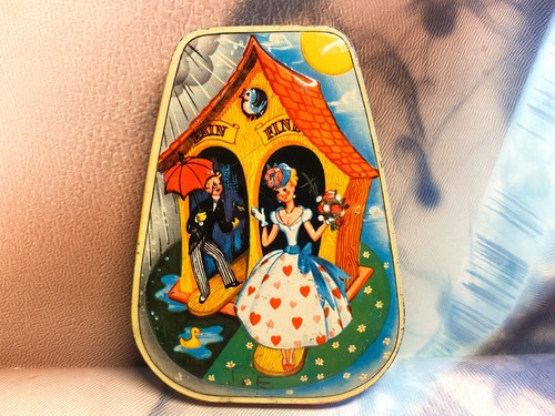 Couple cuckoo clock - couple,