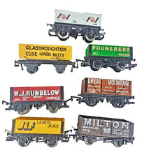 Rack Of 7 Bachmann Company Vintage OO Model Railway Wagons With Some Extra Loads