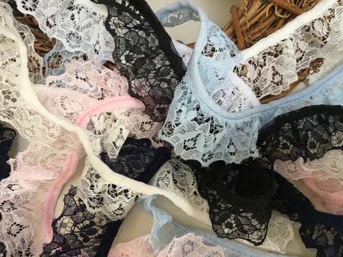 Pretty gathered frilled lace - gathered,