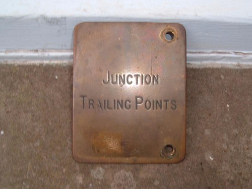 Junction trailing points - junction,