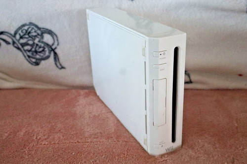 Nintendo wii white console - white,