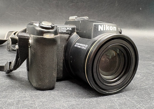 Nikon coolpix 5700 - nikon, digital