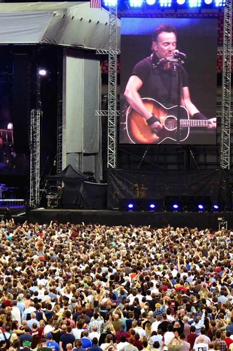 Bruce springsteen live - bruce, in