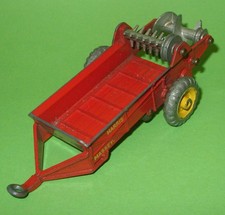 Dinky / 321 Massey Harris Manure Spreader