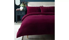 SAVE 30% - Habitat Slinky Fleece Berry Bedding Set - Superking (1945)