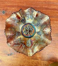 CARNIVAL GLASS RUFFLED BOWL IRIDESCENT GRAPE & VINE 6"