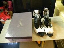 Ugly Duckling Carmen black &