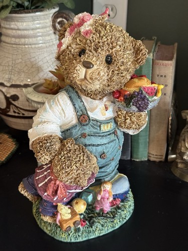 Vintage furit basket mama - mama, bear