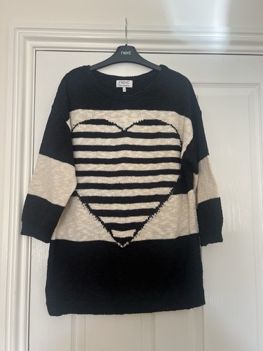Next black white heart - white,