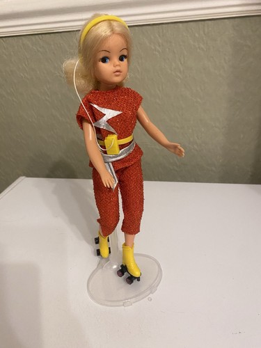 Sindy doll skater - sindy,