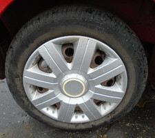 06 PEUGEOT 107 1.0 3DR 1X 14" STEEL WHEEL & TYRE-NO TRIM 05-14 BREAKING CAR