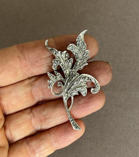 Elegant 1960s VINTAGE STERLING SILVER MARCASITE LEAF BROOCH pin bouquet 925