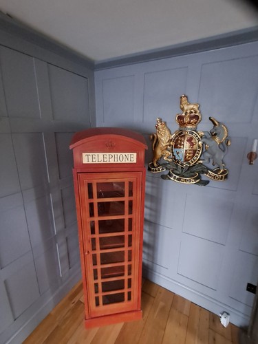 London telephone box display - telephone,