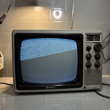 RARE HITACHI P-27FM TV Radio Combo 27CM retro Vintage ,GAMING 