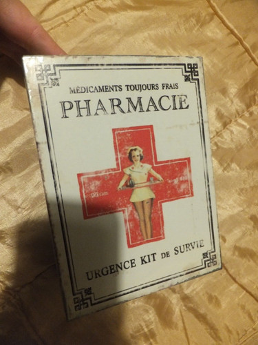 Collectible storage tin